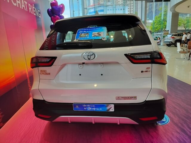 duoi-xe-toyota-yaris-cross-2025