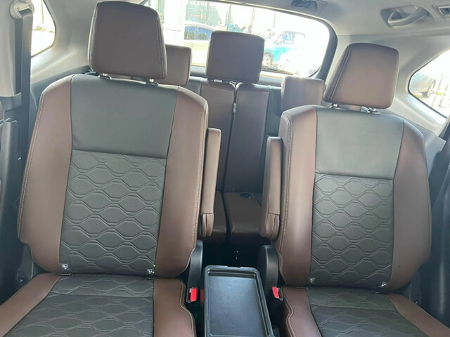 ghe-xe-toyota-innova-2025