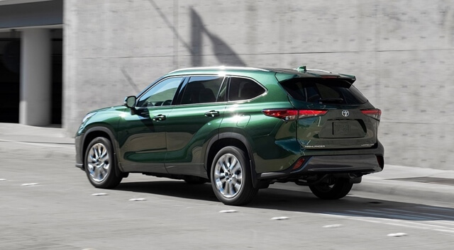 hong-xe-toyota-highlander-2025